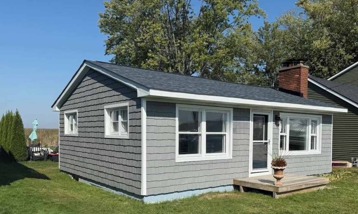Anchorville House | Waterfront Cottage in Clay Township - Sleeps 5