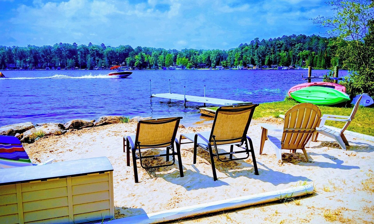 Harrison Cottage | Waterfront/Espresso/Wifi/Games volleyball/Beach/kayaks hammocks/Darts/Pet/Creek