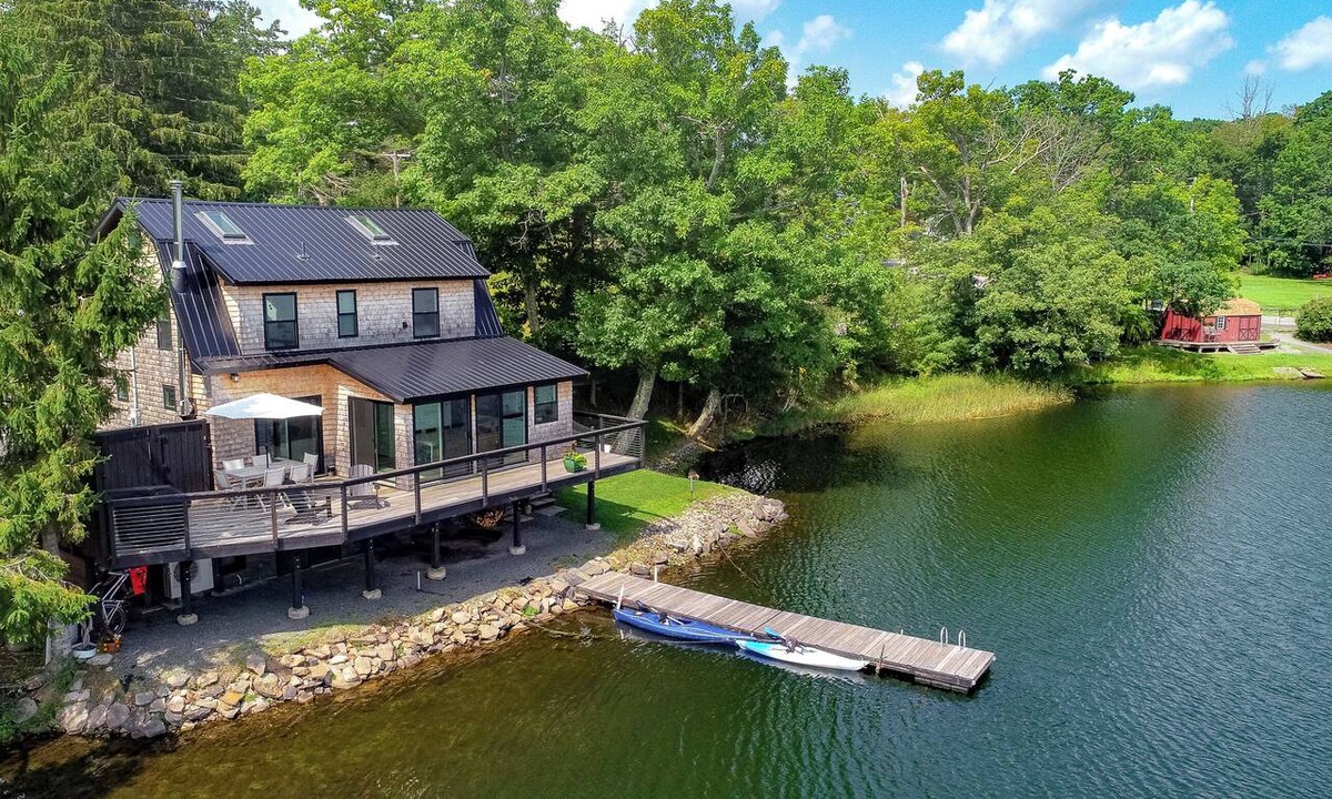 Cochecton House | Waterfront Lake House Retreat with Kayaks and Bikes