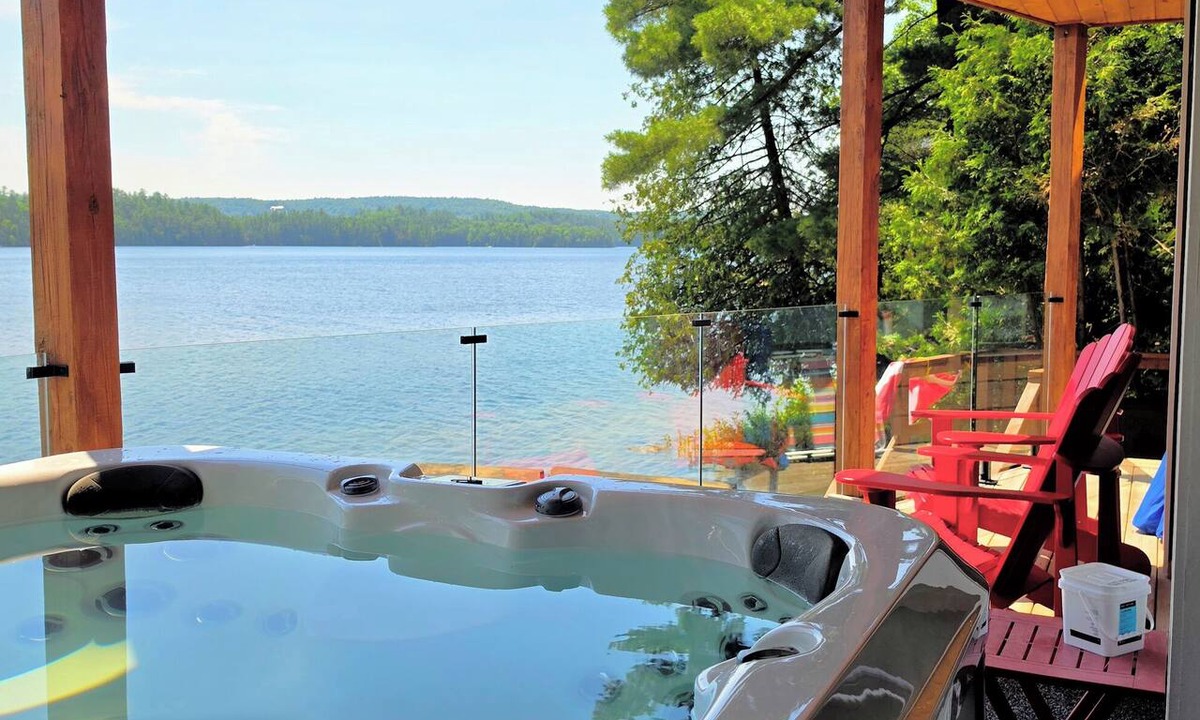 Lac-McGregor House | Welcome to On Lake Time on beautiful Lac McGregor