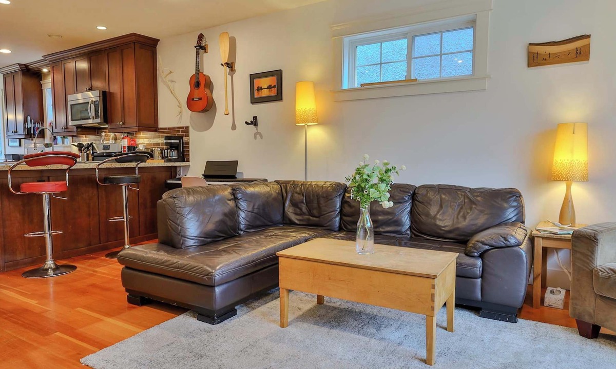 Grandview-Woodland House | West Coast Home | Commercial Dr w/Yard & Parking