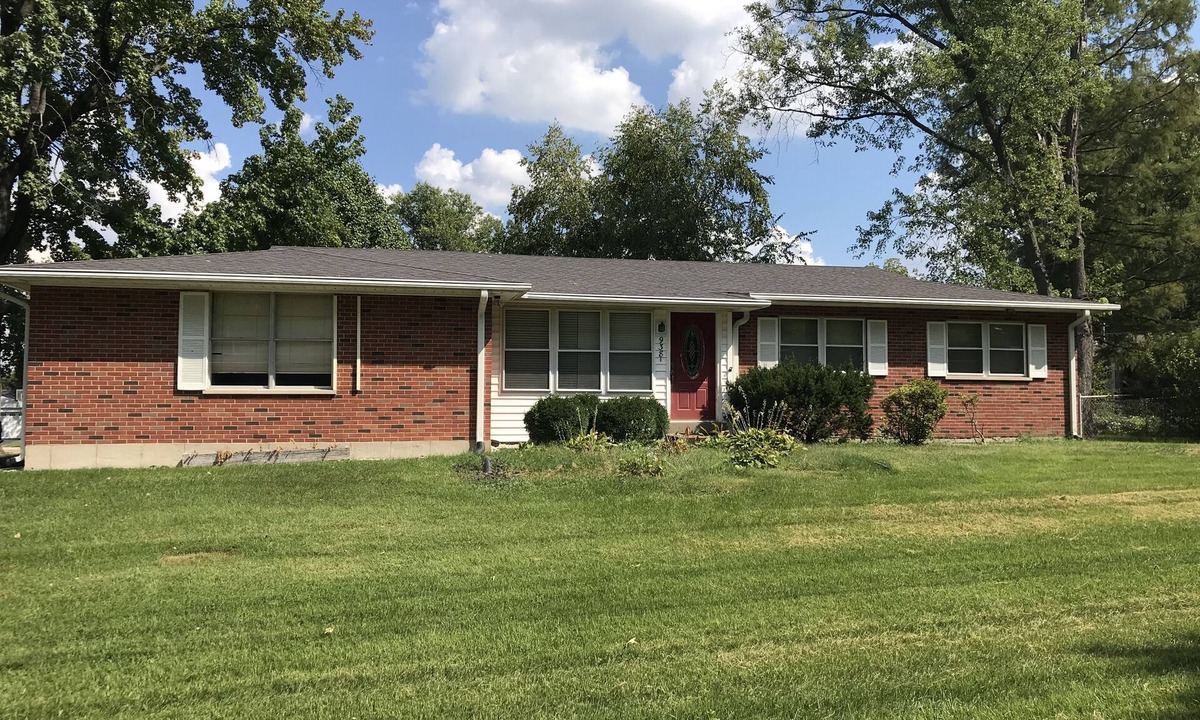 Des Peres House | West County Gem - Easy access to STL attractions!