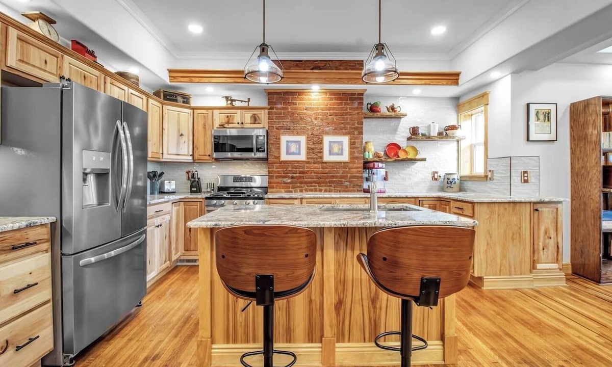Front Park Apartment | Westside Showstopper - 3BR/2BA