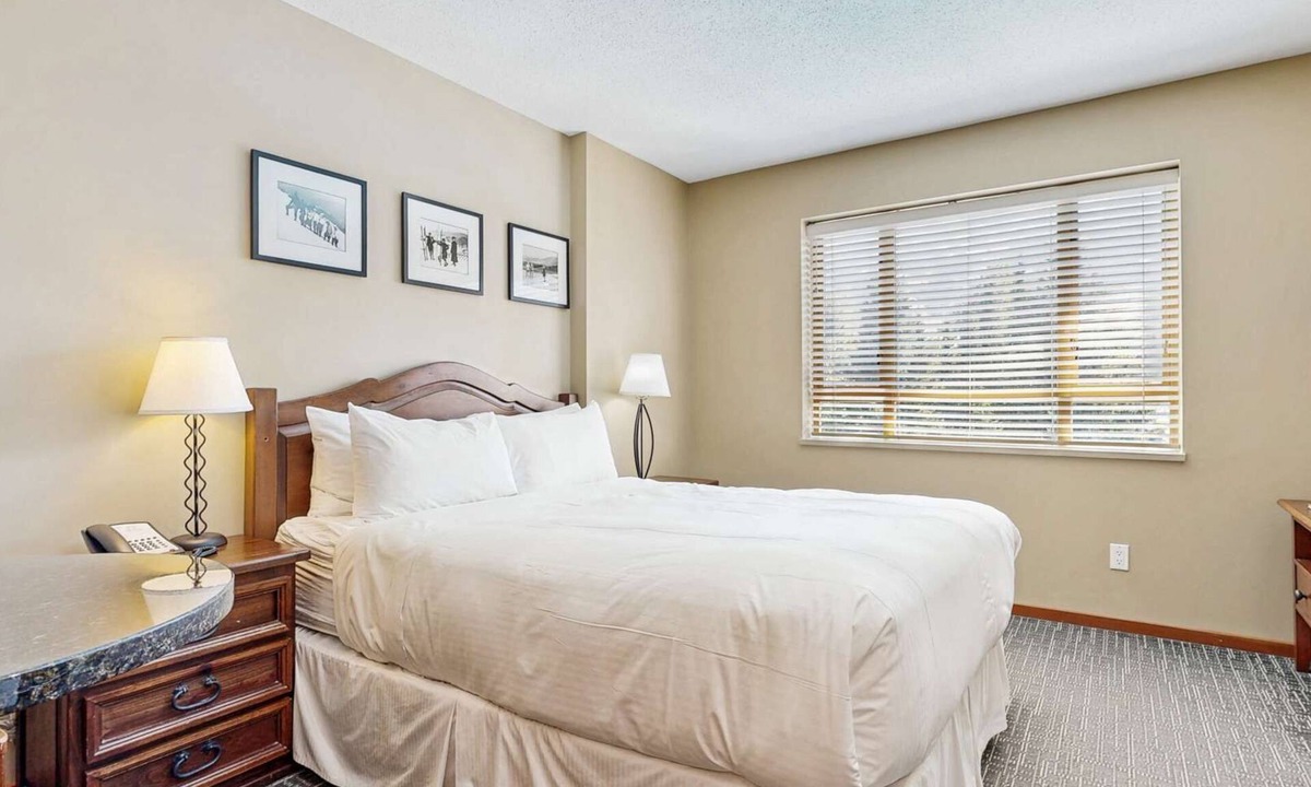 Village North Hotel | Whistler - Cascade Lodge 308