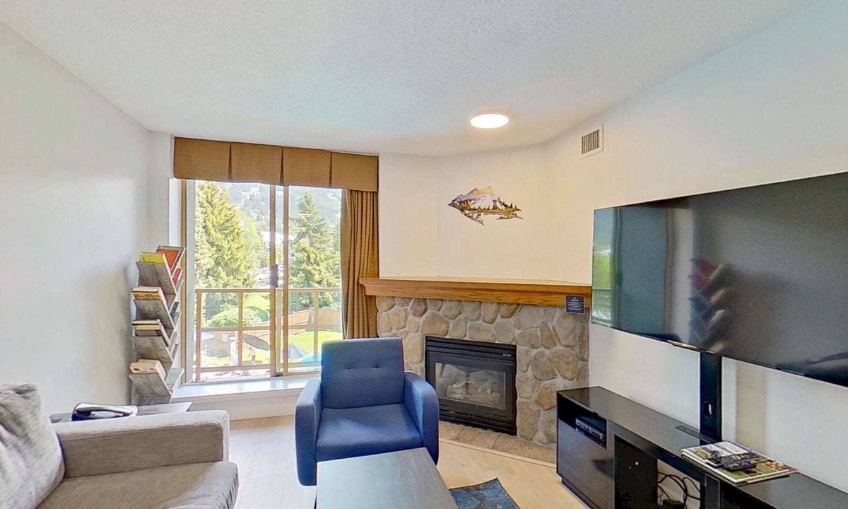 Village North Hotel | Whistler - Cascade Lodge 312