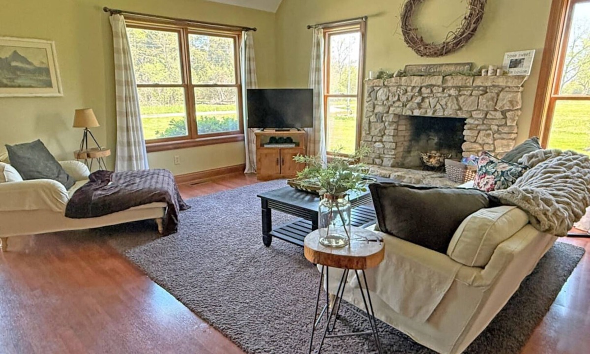Kelleys Island House | Whitetail Retreat - 3Bedrooms/2Bathrooms