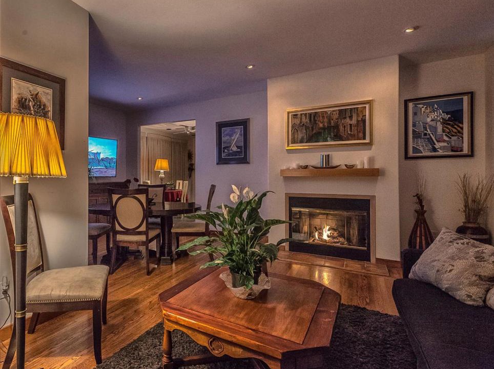 West Vancouver Apartment | Whytecliff Park place near ocean
