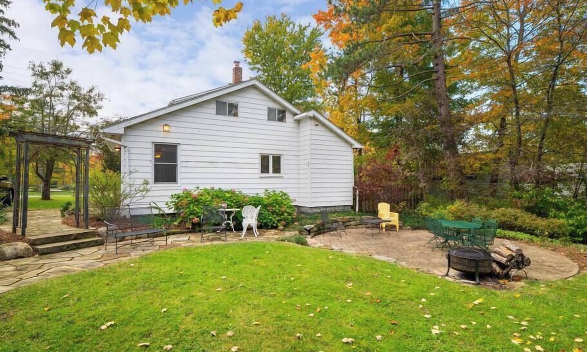 Kirtland House | Willow Woods Retreat - Farmhouse - Patio & Nature