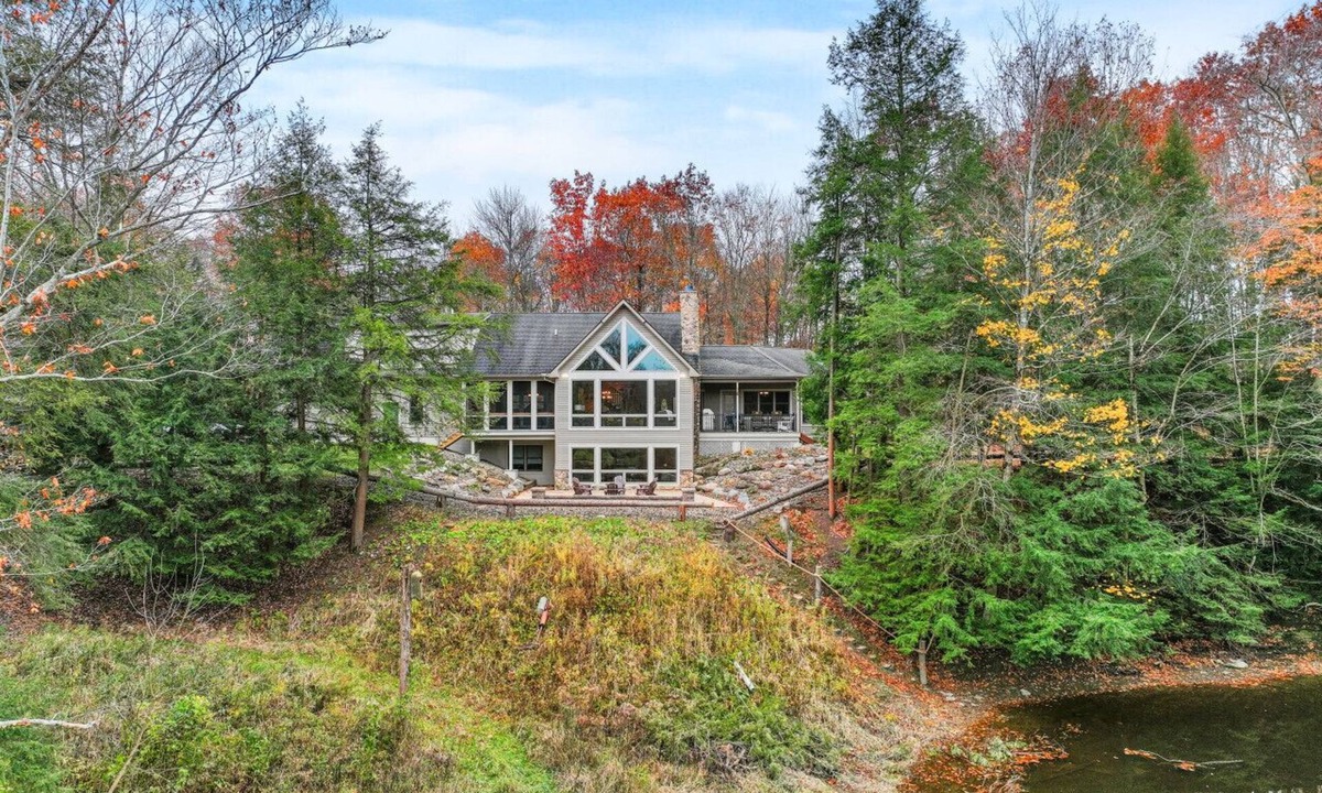 Austinburg House | Wine Country Waterfront 100 Acres Sleeps 16