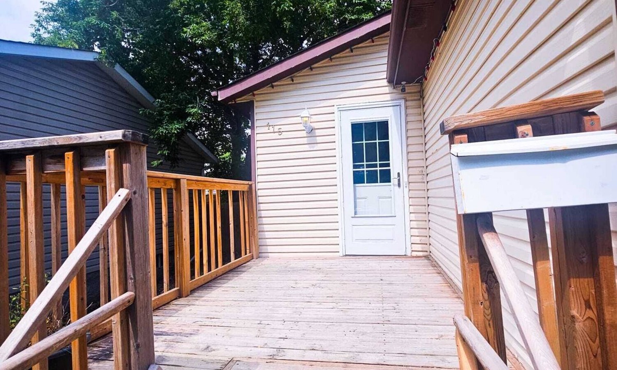 Fort Gary House | Winnipeg South Goust house