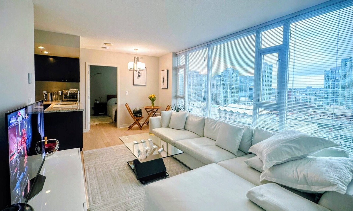 Yaletown Apartment | Yaletown 2BR/2BA luxury apartment in downtown Vancouver - next to MAJOR INTERNATIONAL SPORTING EVENT games
