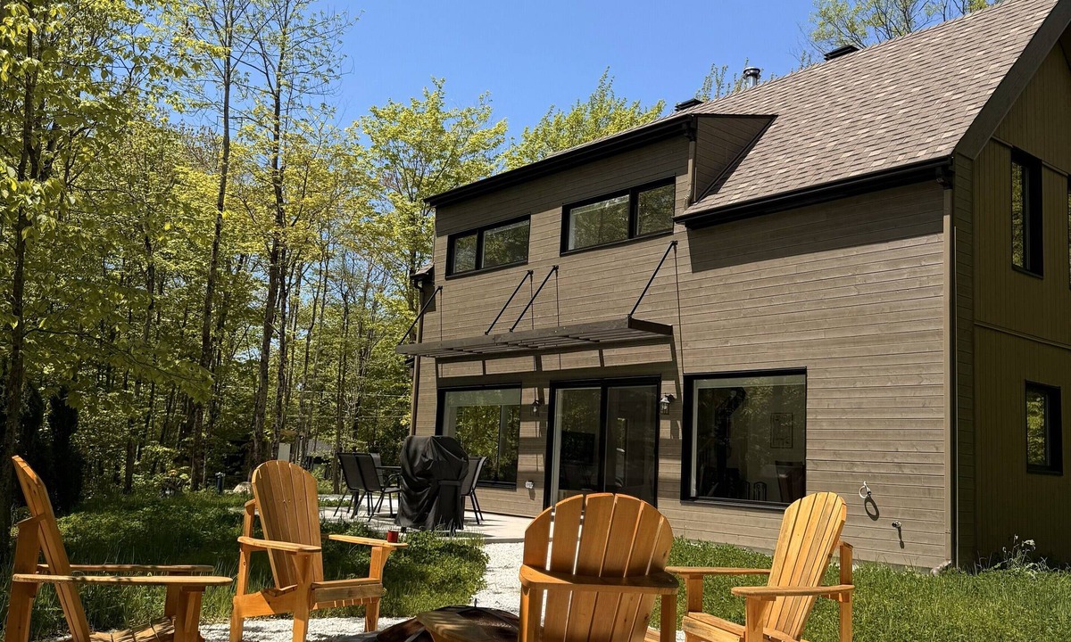 Eastman Ski Chalet | Zenergie–Orford Biking, Beach, and Relaxation