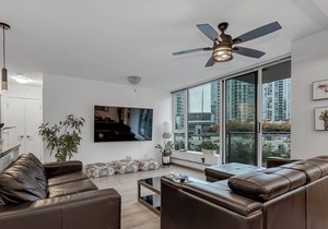 2BR Gastown Downtown Vancouver close to everything
