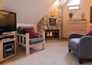 Lake Placid #329 | 1-Bedroom Creekside Condo with Kitchen and Fireplace