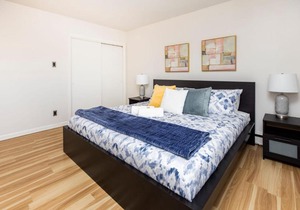 Newly Renovated - Modern 2BR with King Bed - Near Downtown!