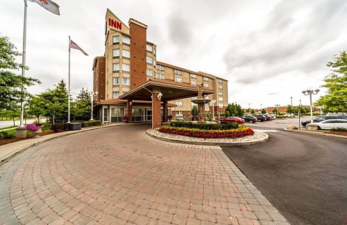 Vaughan Hotel | 3-Star Hotel ∙ Monte Carlo Inn Vaughan Suites