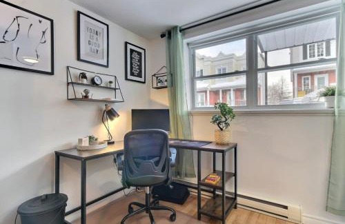 Saint-Sauveur Apartment | Enchanting Loft Fireplace AC Quebec Downtown