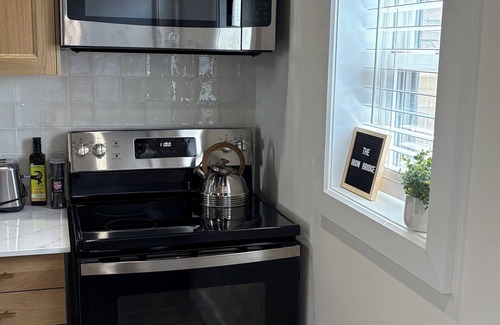 Kitchener House | The Iron Bridge on Victoria Park - 1 Bed | 1 Bath