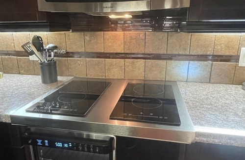 Lions Bay Apartment | 1-2 BR Luxury Oceanview Suite, 25 Min to Vancouver