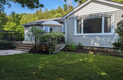 Port Elgin Cottage | 1 acre Beachside Cottage along the Shipley Trail