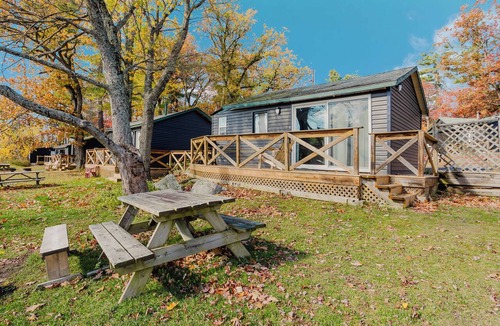 Gravenhurst Cottage | 1 Bedroom Cottage VIII: PL