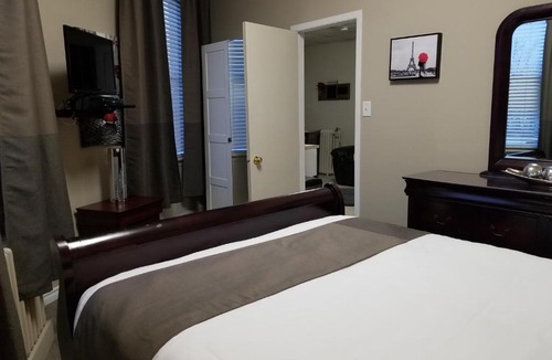 Downtown Gatineau Apartment | 1-Bedroom Cozy Suite #26 by Amazing Property Rentals