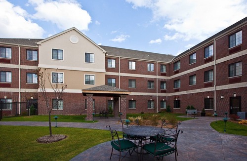 Okemos Condo | 1 Bedroom King Suite | Free Breakfast.