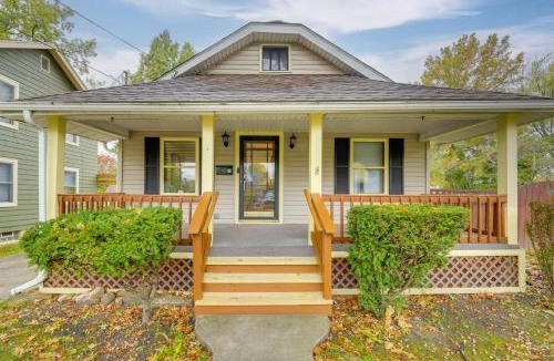 West Akron House | 1 Mi to Akron Zoo Ranch-Style Home with Yard!
