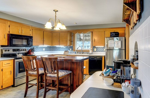 Tiffin House | 1 Mi to Dtwn Tiffin! Brick Bungalow w/Patio, Yard
