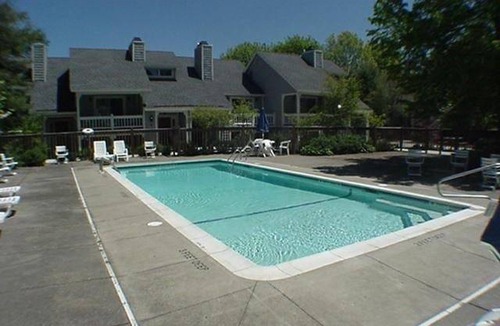 Chautauqua Condo | 148 m² Condo ∙ 2 bedrooms ∙ 8 guests
