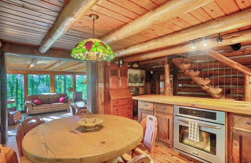 Clarion Cabin | 15% off Spring Special - Log Home -WiFi-Pet Friendly-Pavilion