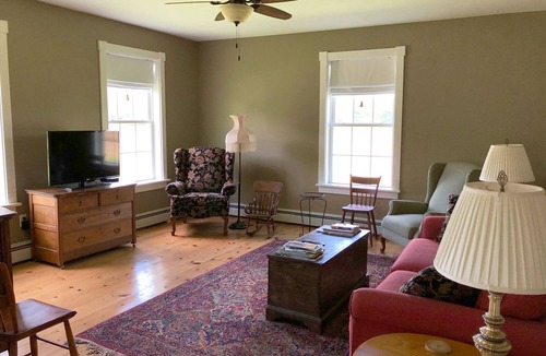 Fultonham House | 1800's Renovated Farmhouse with All Modern Conveniences