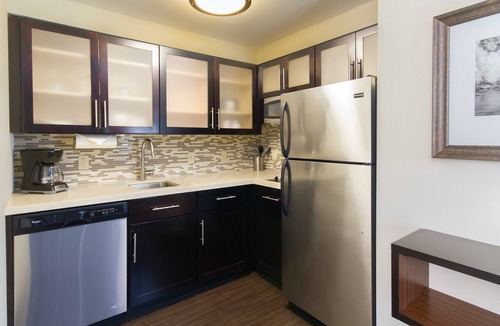 Amherst Apartment | 1BR King Suite w/Full Kitchen, Amherst NY