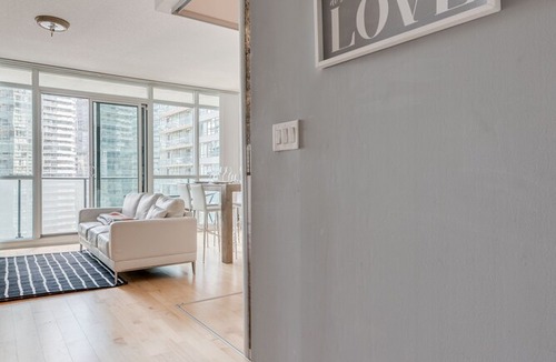 Downtown Toronto Condo | 1BR Modern Downtown Condo Scotiabank Arena/CN