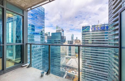 Downtown Toronto House | 1BR Skyline Stay wiith Stylish Condo Near CN Tower