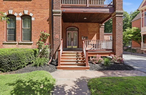Corn Hill Apartment | 2-bedroom apartment in the heart of the historic Cornhill neighborhood