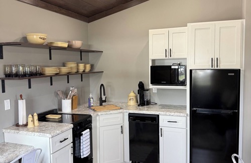 Marion House | 2 bedroom house in Marion close to Olde Mill Venue and state land
