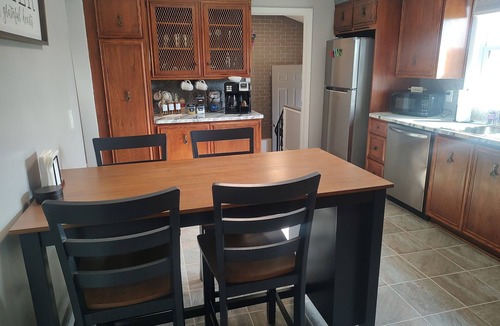 Grand Island House | 2-bedroom House in beautiful Grand Island,NY! 4 miles from Niagara Falls!