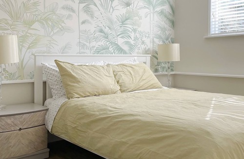 Port Coquitlam House | 2 Bedroom Modern Suite in Port Coquitlam