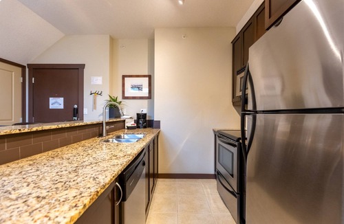 East Kootenay Condo | 2 Bedroom Plus Loft. Pool and A/C
