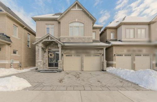 Oakville Apartment | 2 Bedroom Private Suite-Parking-Near Hospital and Airport