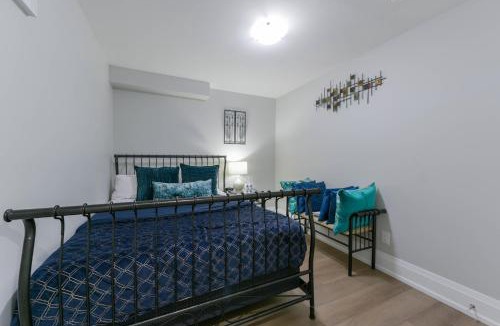 Oakville Apartment | 2 Bedroom Private Suite-Parking-Near Hospital and Airport