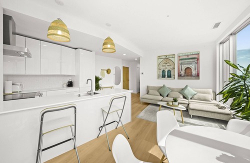 Downtown Vancouver Condo | 2 BR Downtown Oasis, AC & stunning views