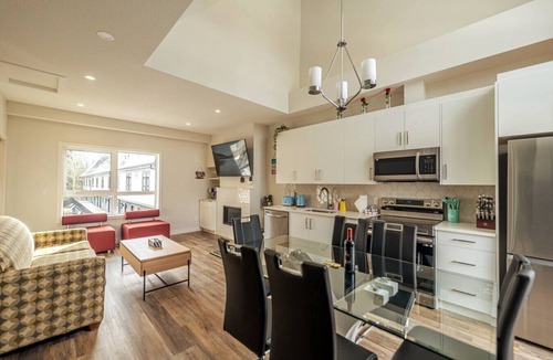 Canmore Villa | 2-in-1 Skyline MTN Retreat | Hot Tub Pool AC
