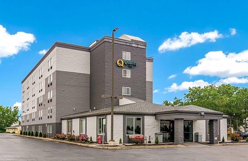 Gates-North Gates Hotel | 2-Star Hotel ∙ Quality Inn