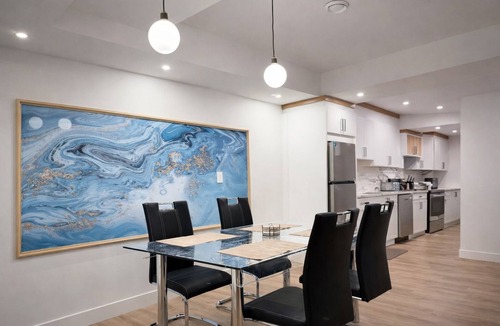 Beaumont Apartment | 20 Min Airport|Spacious 2BR Suite| Modern| Bright