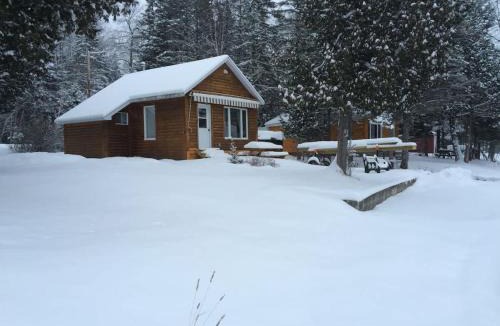 Lejeune Ski Chalet | 200 rang du Lac Lejeune - Chalet au bord du Lac