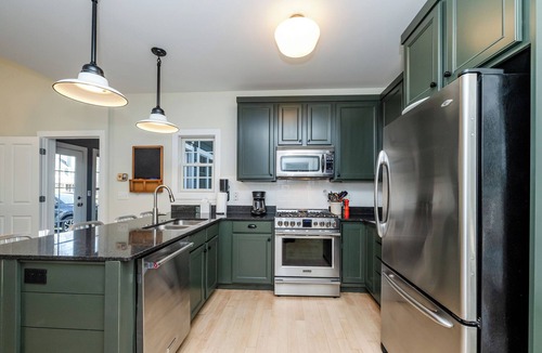 Union Pier House | (2026 OPEN!) Association Pool Close To Beach & Downtown!