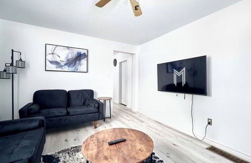 Windsor Apartment | 245 Elliott · Centrally located 3BDRM home in CityCore!