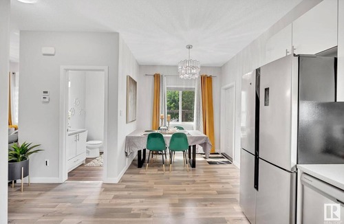 North Central Edmonton House | 2bedroom home in Downtown, 5min to Stadium, Expo centre, NAIT